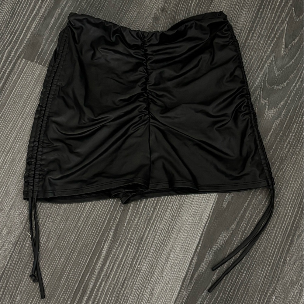 Fashion Nova Black shorts